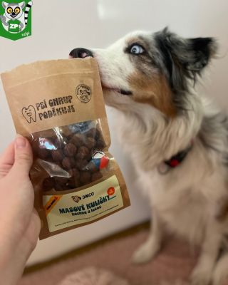 Čau! Tady Zipi!💚 Wina se nabídla,že udělá recenzi pamlsků značky Dingo.. Podle čumáku v sáčku taky vidíš,že to je víc než...